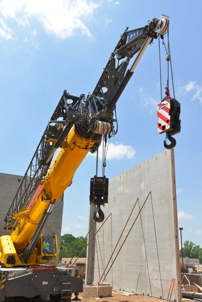 Manitowoc: Grove’s new heavy-duty jib equips GRT9165 rough-terrain crane for precast work 